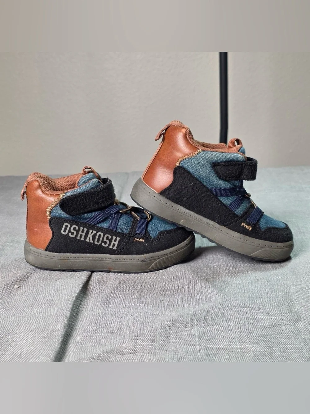 OshKosh B'gosh Toddler Boys High Top Sneakers Shoes Denim Brown Size 7M Camino
